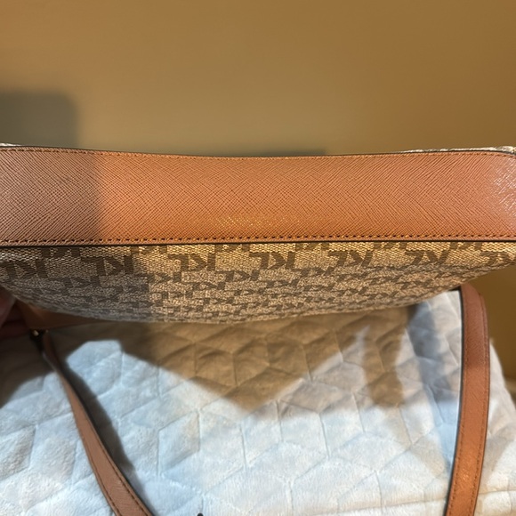 Karl Lagerfeld Paris Used Crossbody Purse With Some Corner Rubbing & Black Mark - Picture 12 of 13